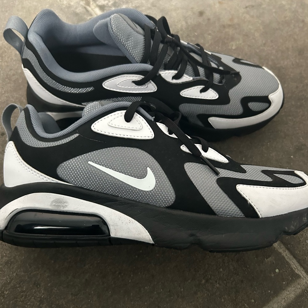 Men’s Nike air max 270 size 9